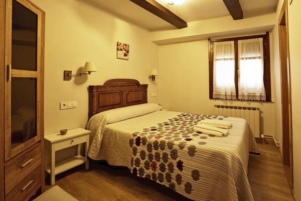 Hostal Orialde Ochagavía Extérieur photo