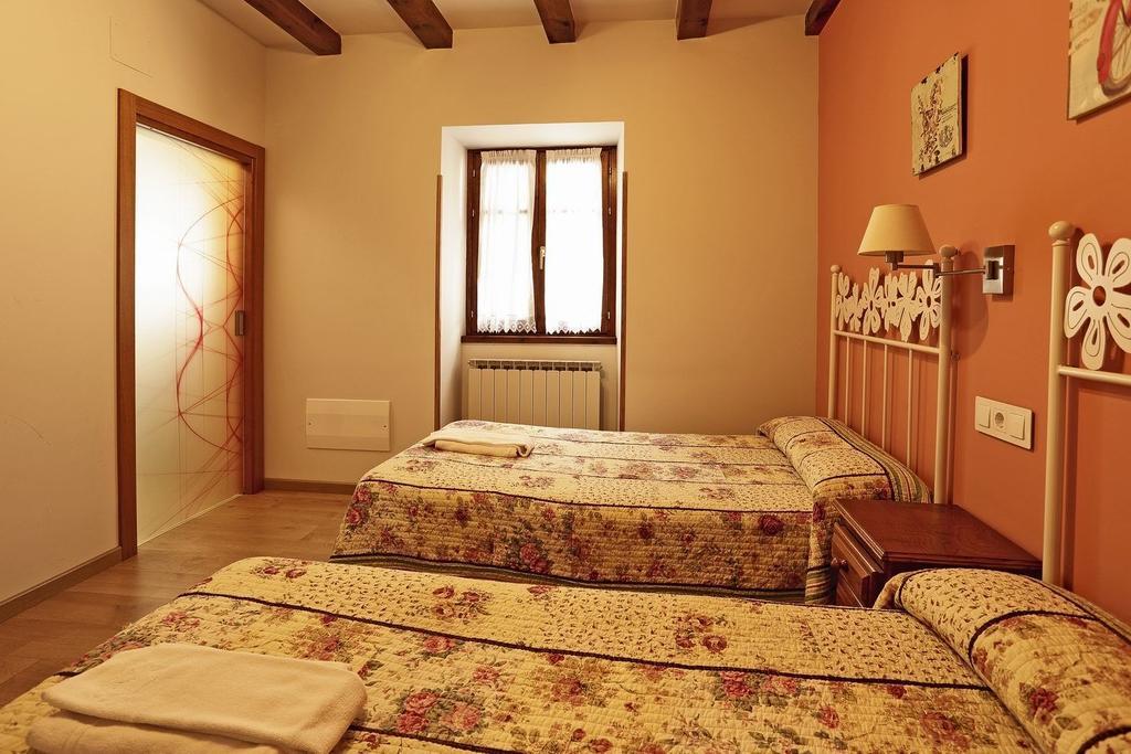 Hostal Orialde Ochagavía Extérieur photo
